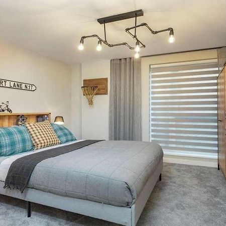 Newly Built Luxury 2 Bed Apartment!!! ลอนดอน ภายนอก รูปภาพ